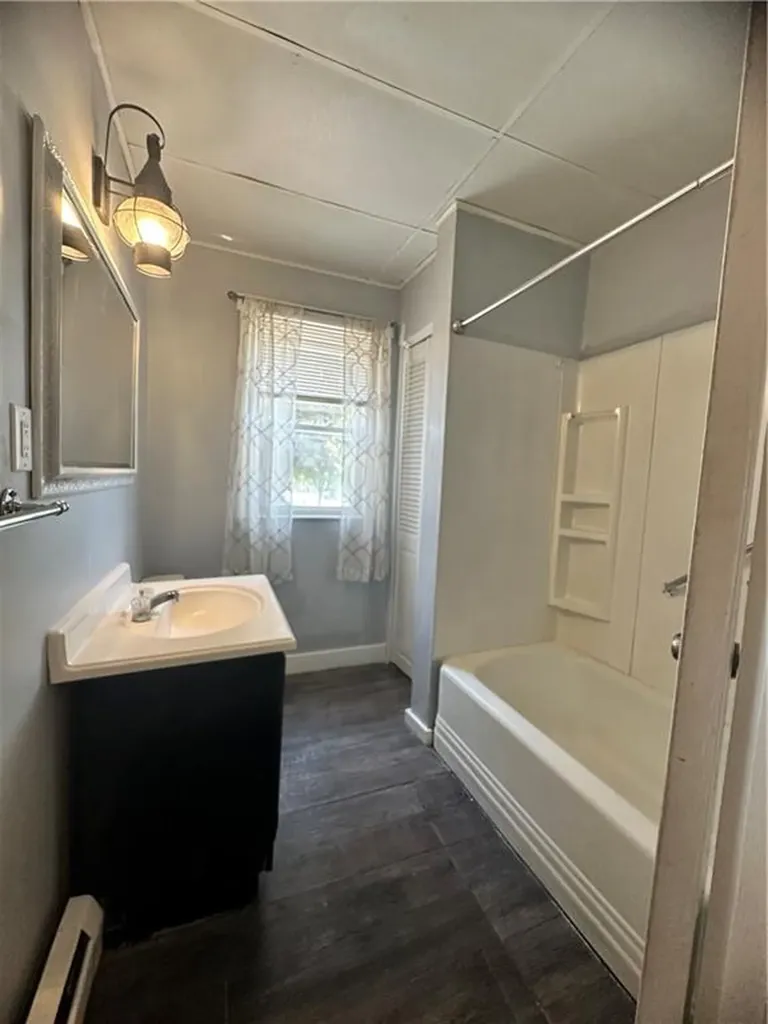 375 373 Old River Road Lincoln RI 02838