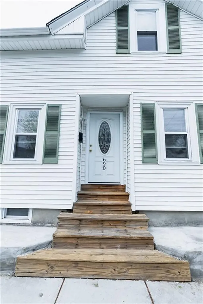 690 Academy Avenue Providence RI 02908