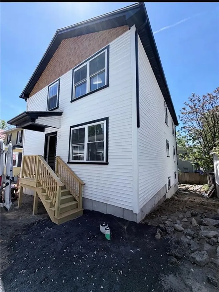 11 Brinkley St Street Providence RI 02909