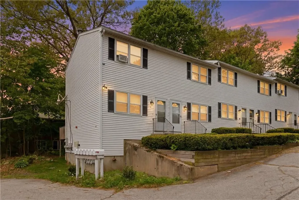 325 Washington Street West Warwick RI 02893