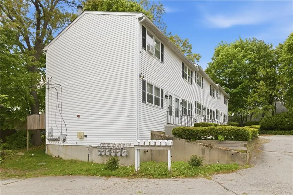 325 Washington Street West Warwick RI 02893