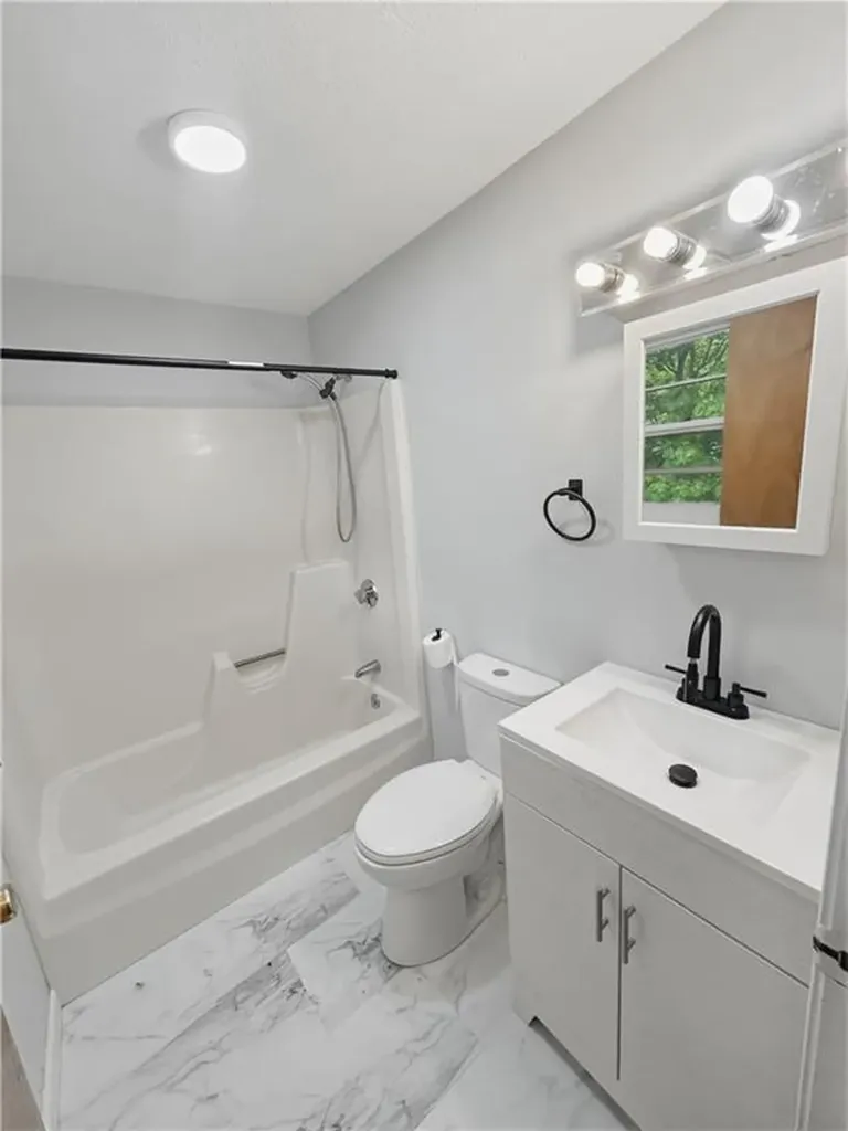 325 Washington Street West Warwick RI 02893