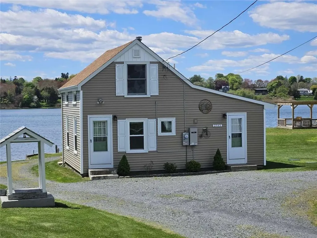 2353 Main Road Tiverton RI 02878