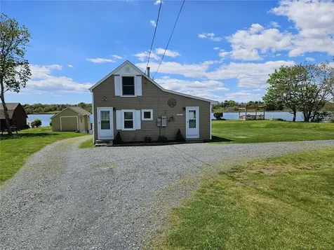 2353 Main Road Tiverton RI 02878
