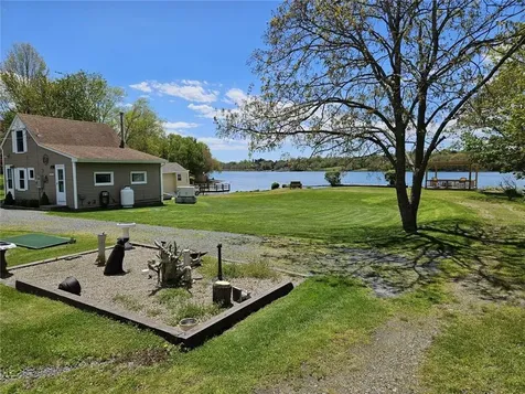 2353 Main Road Tiverton RI 02878