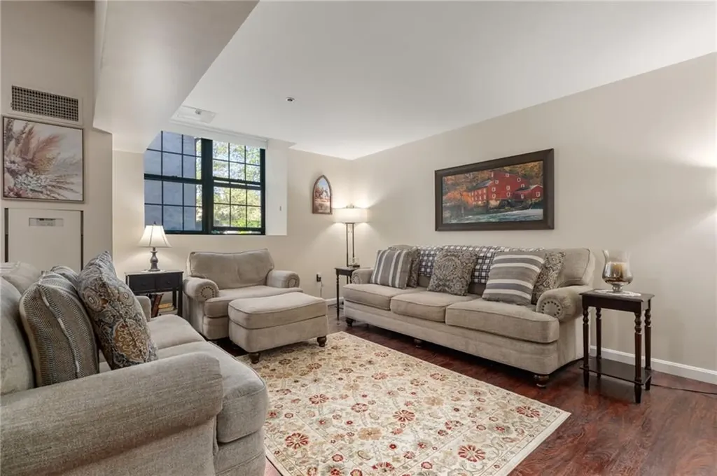 15 Higgins Street Smithfield RI 02917