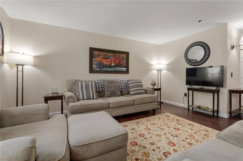 15 Higgins Street Smithfield RI 02917