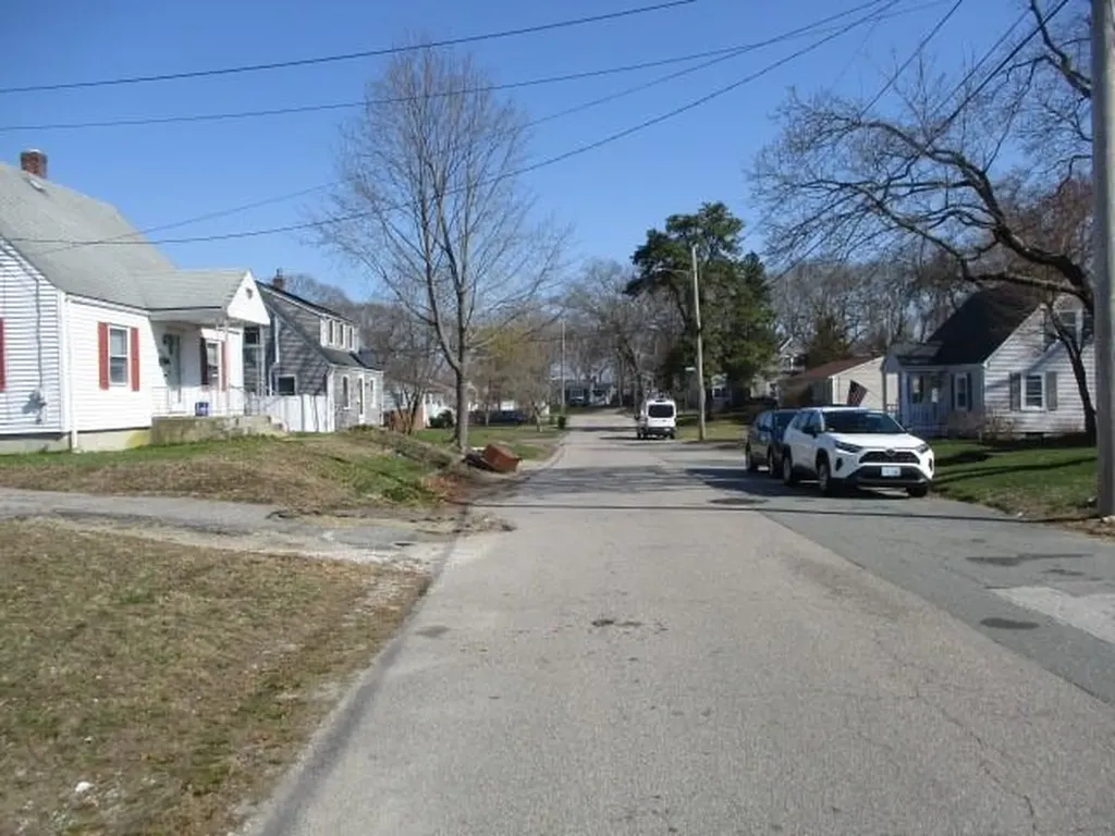 48 Wesleyan Avenue Warwick RI 02886