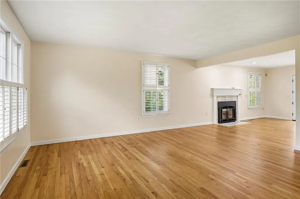 30 Wicklow Road Westerly RI 02891