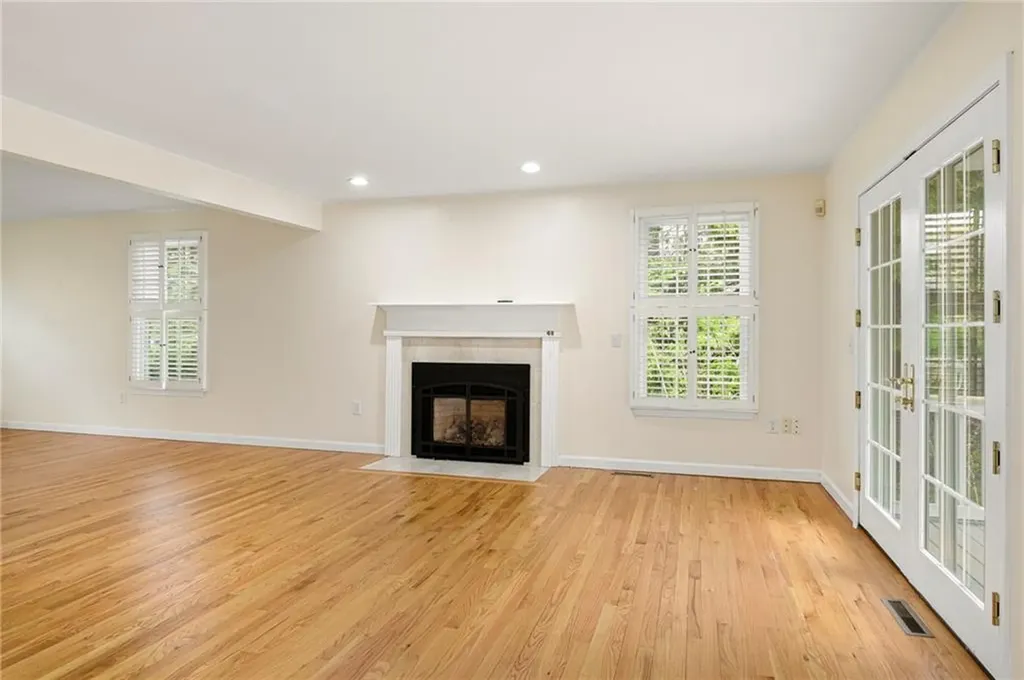 30 Wicklow Road Westerly RI 02891