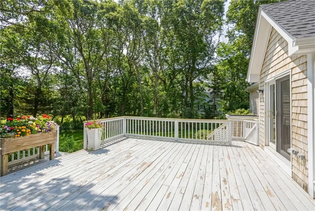 30 Wicklow Road Westerly RI 02891