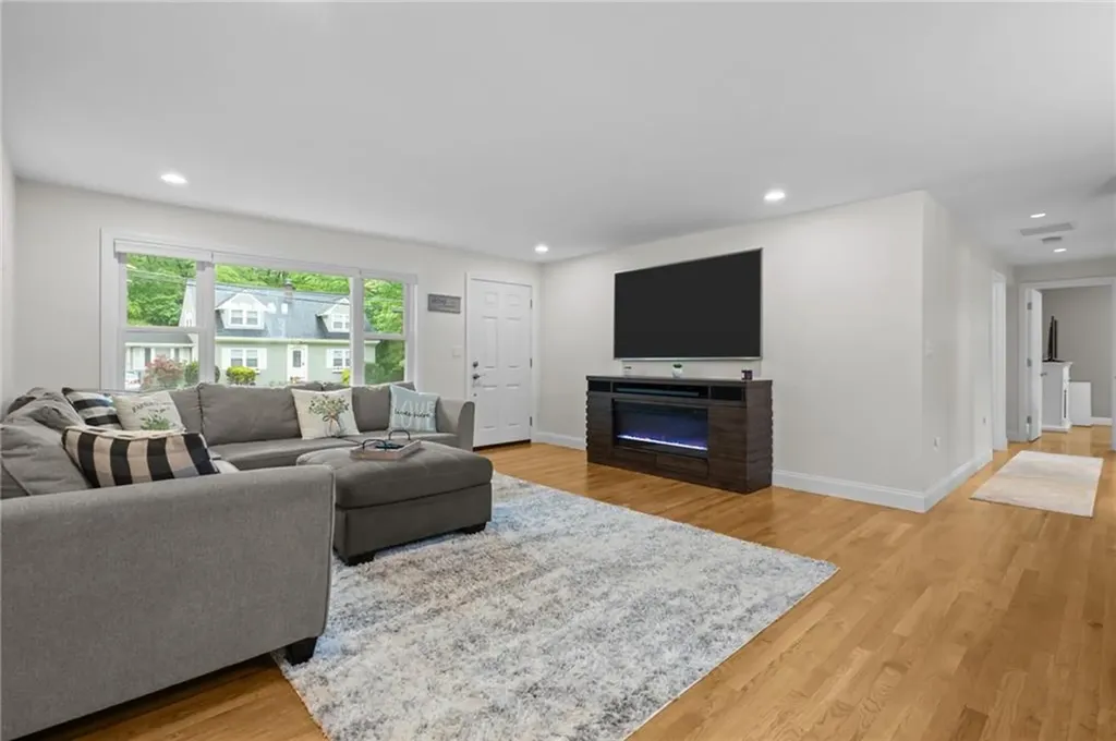 23 Southwood Drive Cumberland RI 02864
