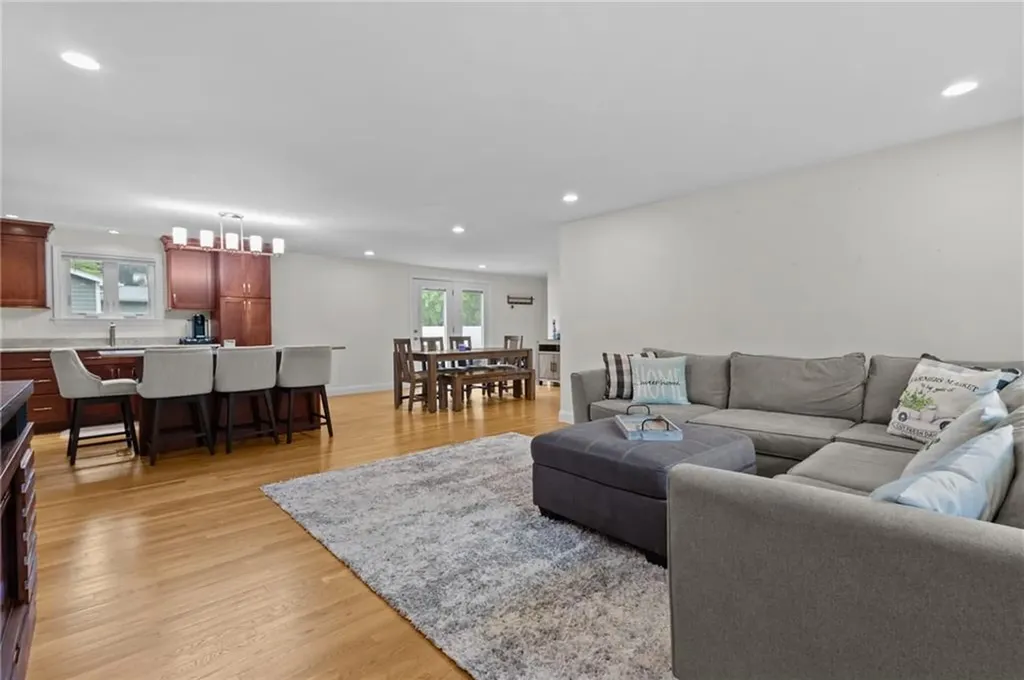 23 Southwood Drive Cumberland RI 02864