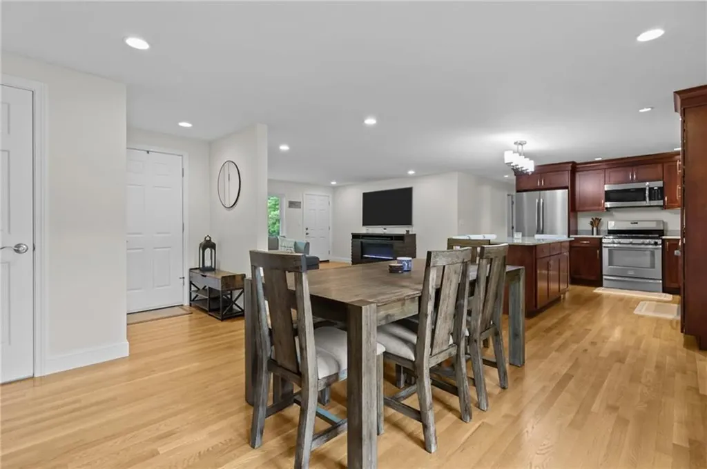 23 Southwood Drive Cumberland RI 02864