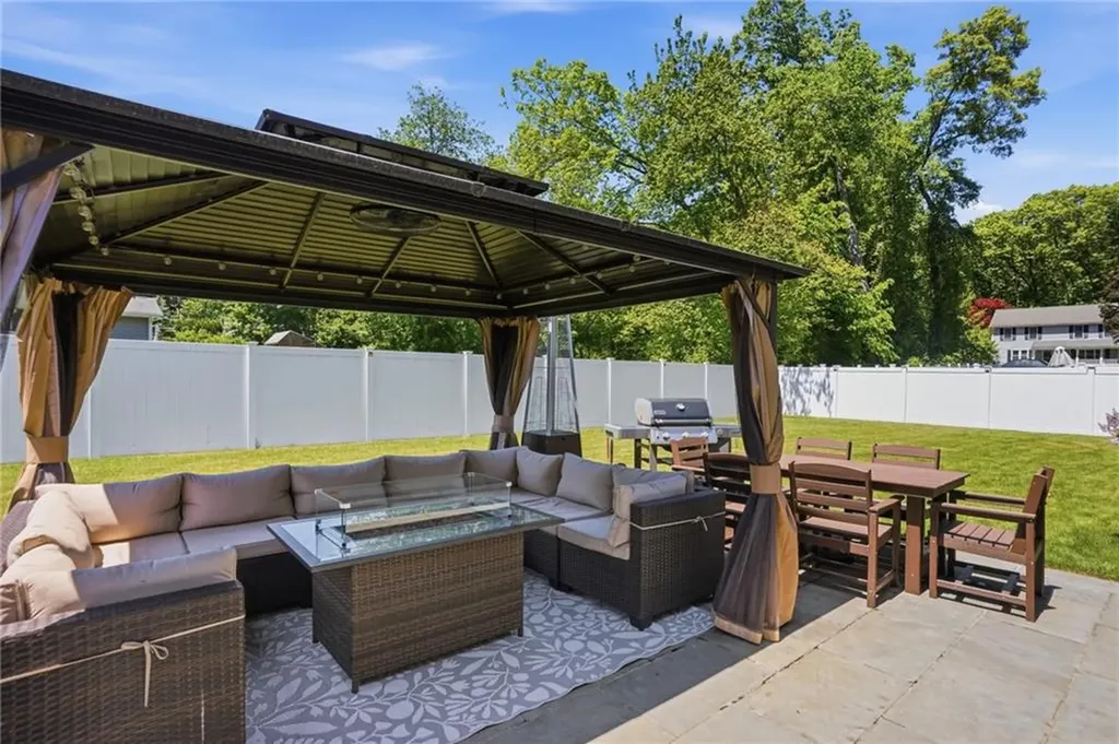 23 Southwood Drive Cumberland RI 02864