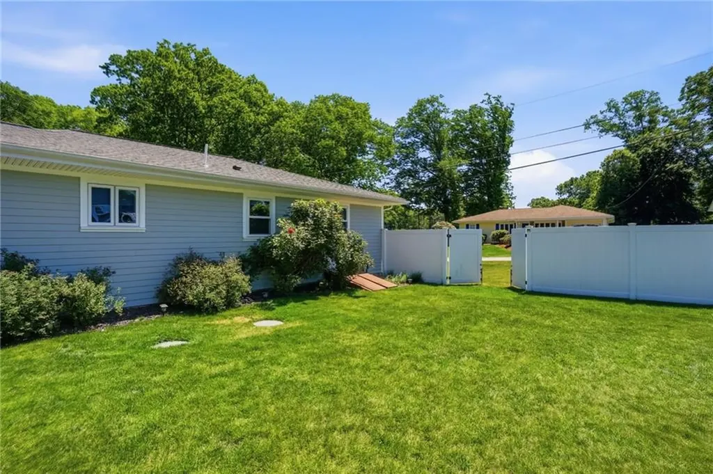 23 Southwood Drive Cumberland RI 02864