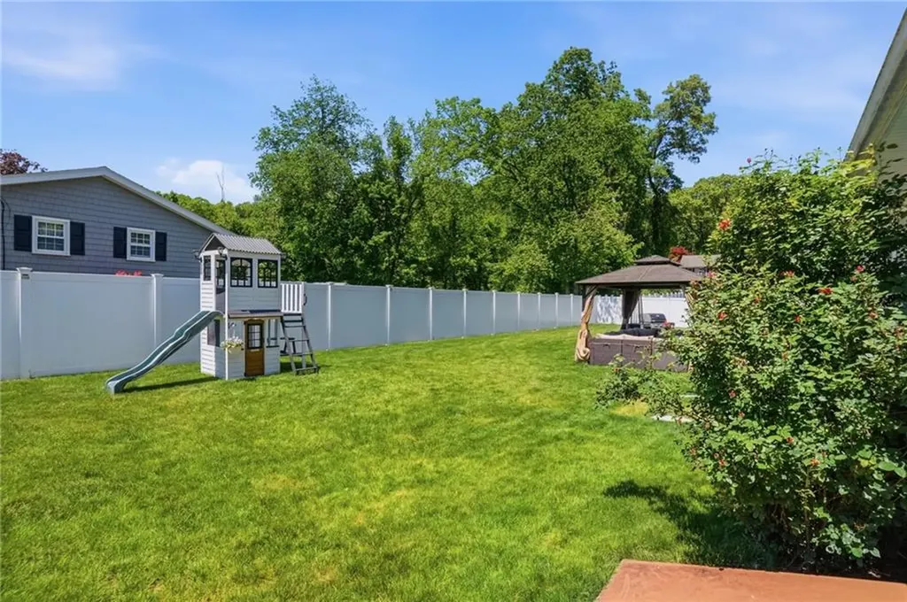 23 Southwood Drive Cumberland RI 02864