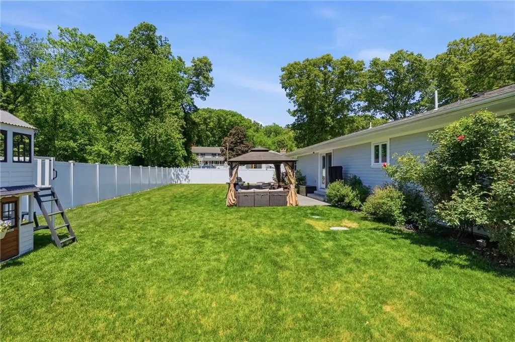 23 Southwood Drive Cumberland RI 02864