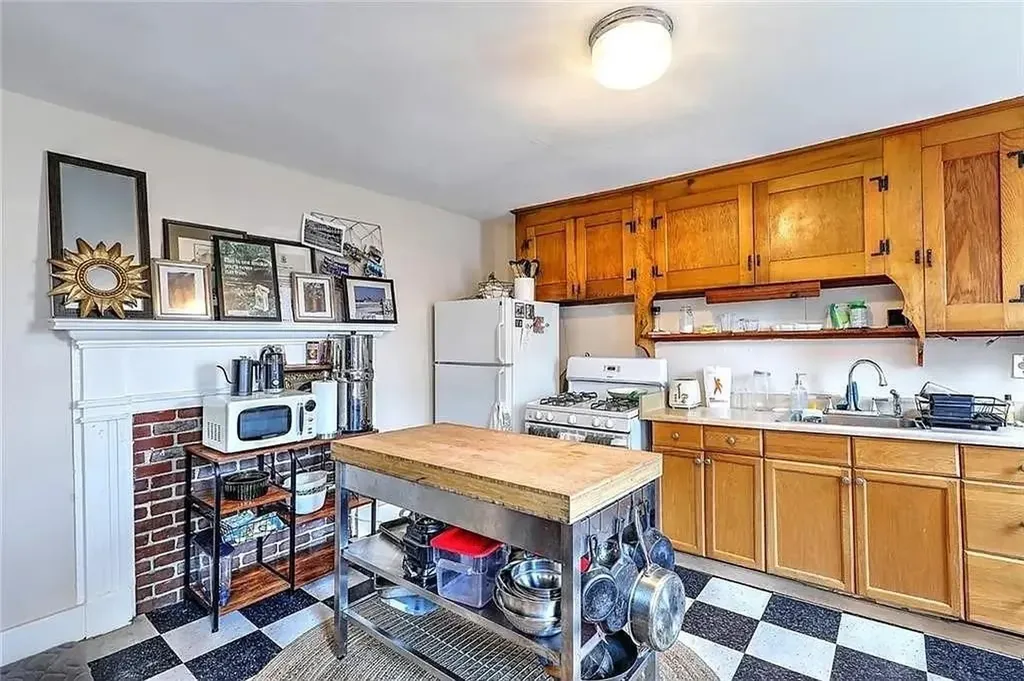 17 Thayer Street Providence RI 02906
