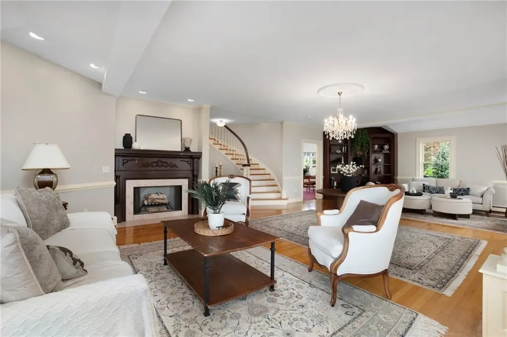 75 N Cliff Drive Narragansett RI 02882