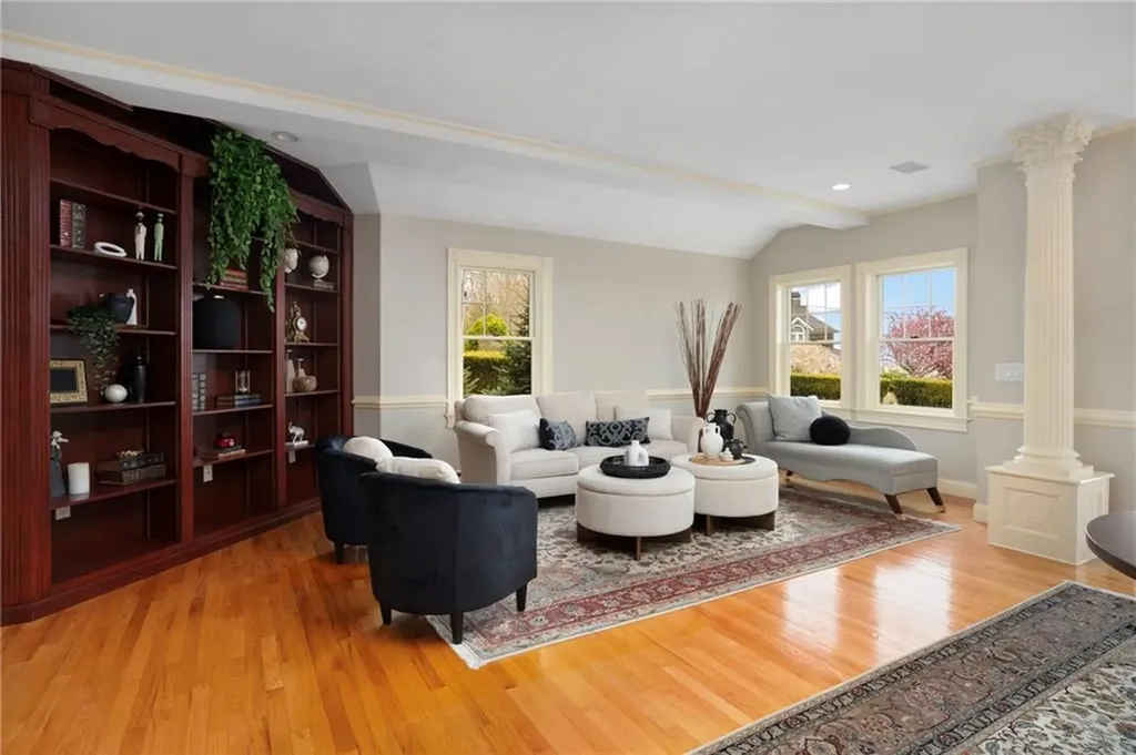 75 N Cliff Drive Narragansett RI 02882