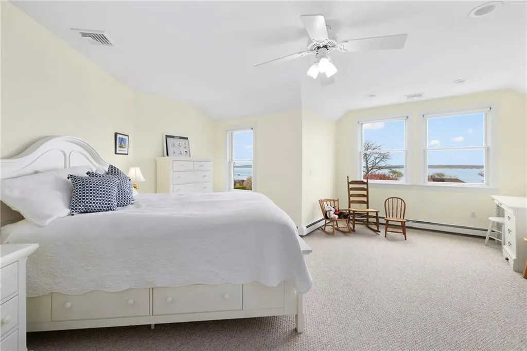 75 N Cliff Drive Narragansett RI 02882