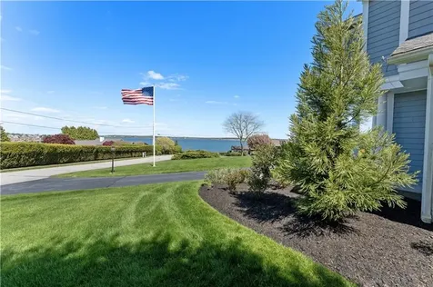 75 N Cliff Drive Narragansett RI 02882