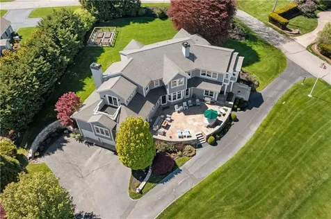 75 N Cliff Drive Narragansett RI 02882