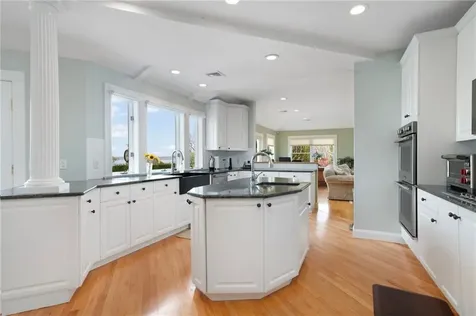 75 N Cliff Drive Narragansett RI 02882
