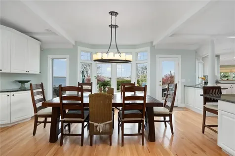 75 N Cliff Drive Narragansett RI 02882