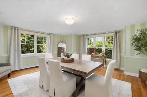 75 N Cliff Drive Narragansett RI 02882