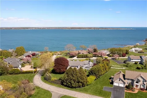 75 N Cliff Drive Narragansett RI 02882