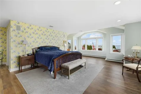 75 N Cliff Drive Narragansett RI 02882