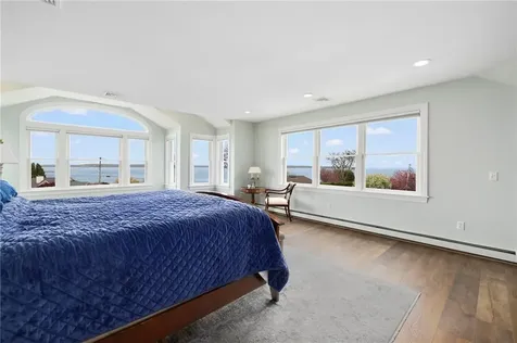 75 N Cliff Drive Narragansett RI 02882