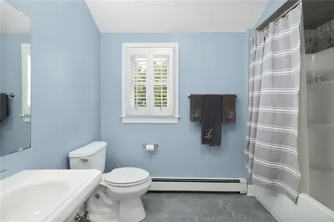 75 N Cliff Drive Narragansett RI 02882
