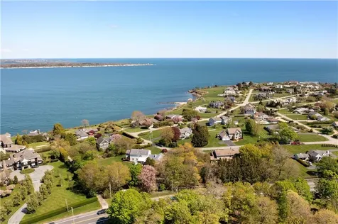 75 N Cliff Drive Narragansett RI 02882