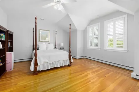 75 N Cliff Drive Narragansett RI 02882