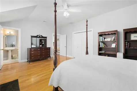 75 N Cliff Drive Narragansett RI 02882