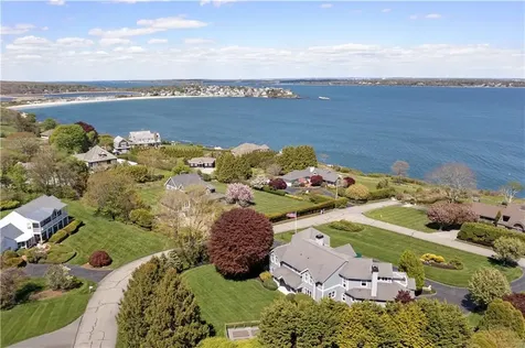 75 N Cliff Drive Narragansett RI 02882