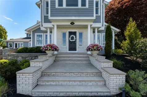 75 N Cliff Drive Narragansett RI 02882