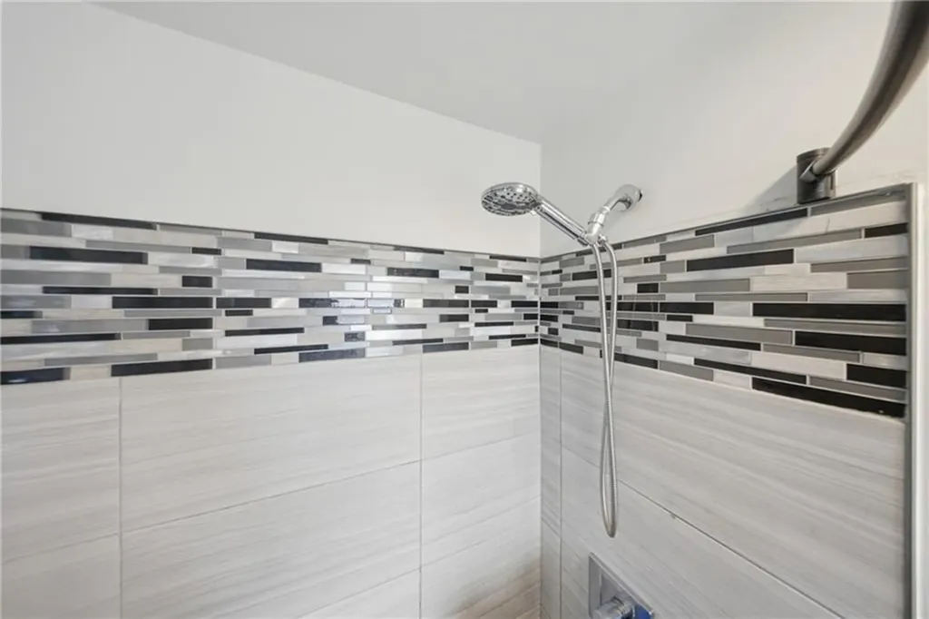 31 Yeoman Avenue Cranston RI 02920