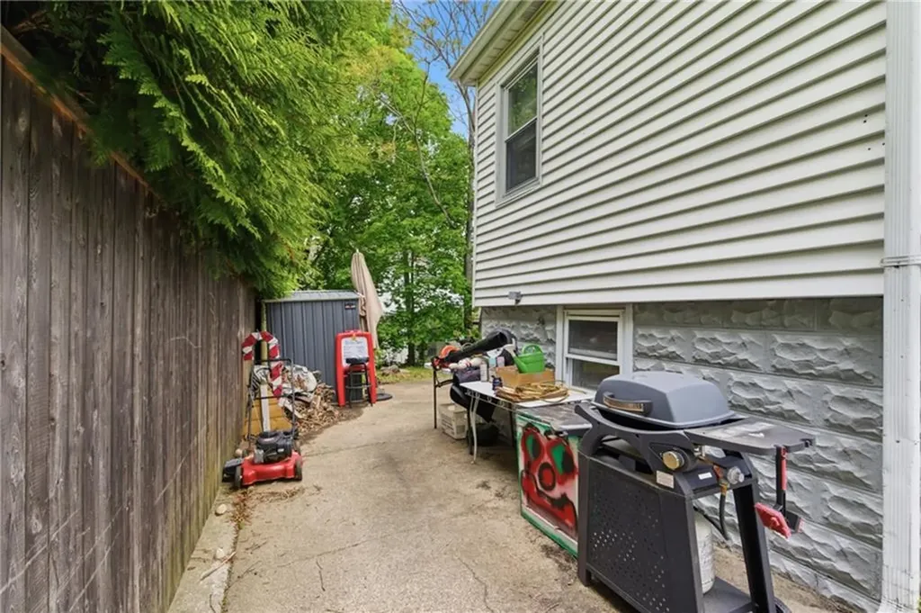 31 Yeoman Avenue Cranston RI 02920