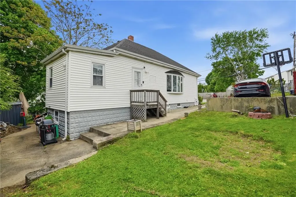 31 Yeoman Avenue Cranston RI 02920