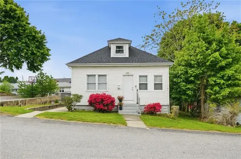 31 Yeoman Avenue Cranston RI 02920