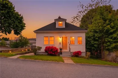 31 Yeoman Avenue Cranston RI 02920