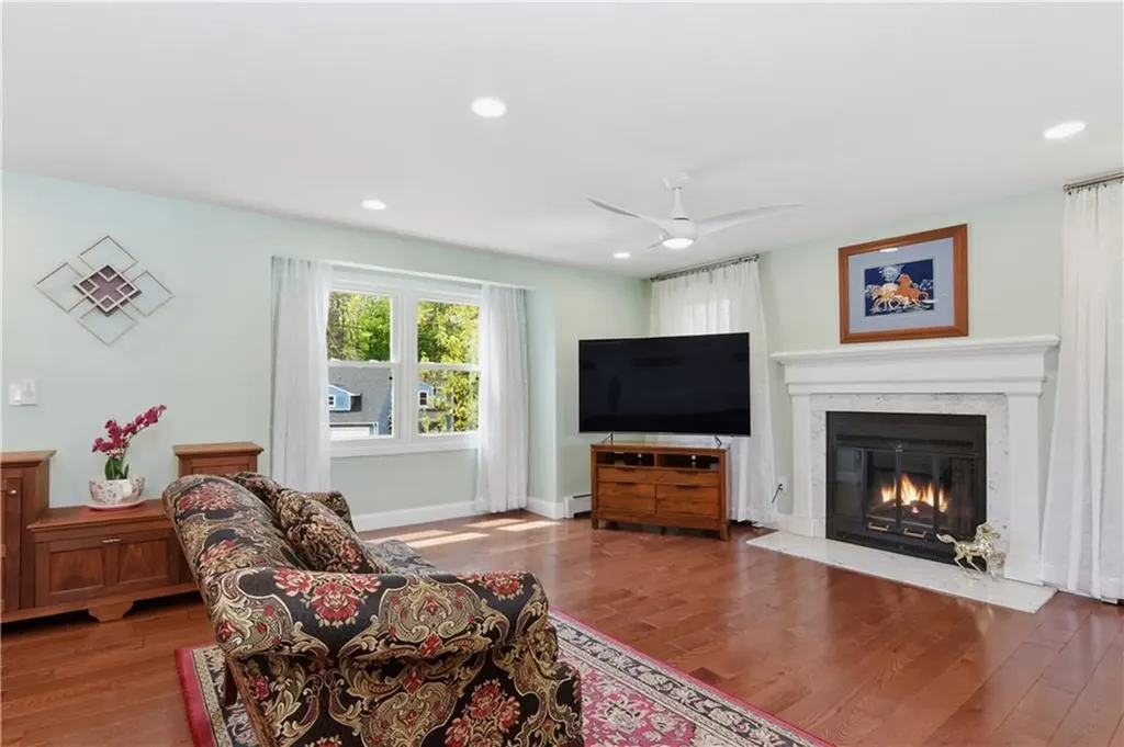 38 Stone Trail North Providence RI 02904