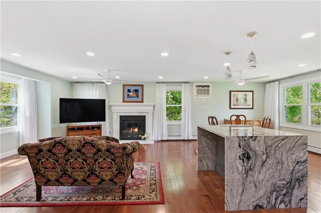 38 Stone Trail North Providence RI 02904