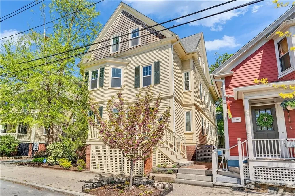 68 East Manning Street Providence RI 02906