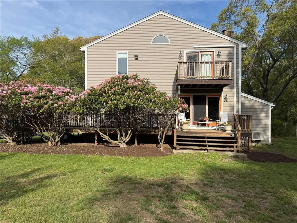 027 Sunset Hill Avenue Portsmouth RI 02872