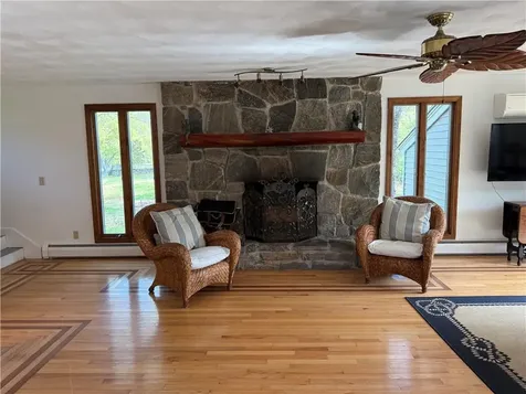 027 Sunset Hill Avenue Portsmouth RI 02872